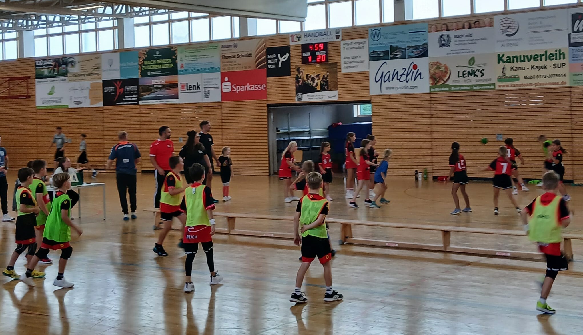 Tag der offenen Tür - Zweifelderball hoch im Kurs