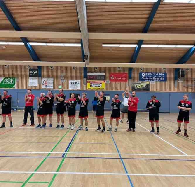 BlackBulls - Danken mitgereisten Zuschauern nach Sieg.