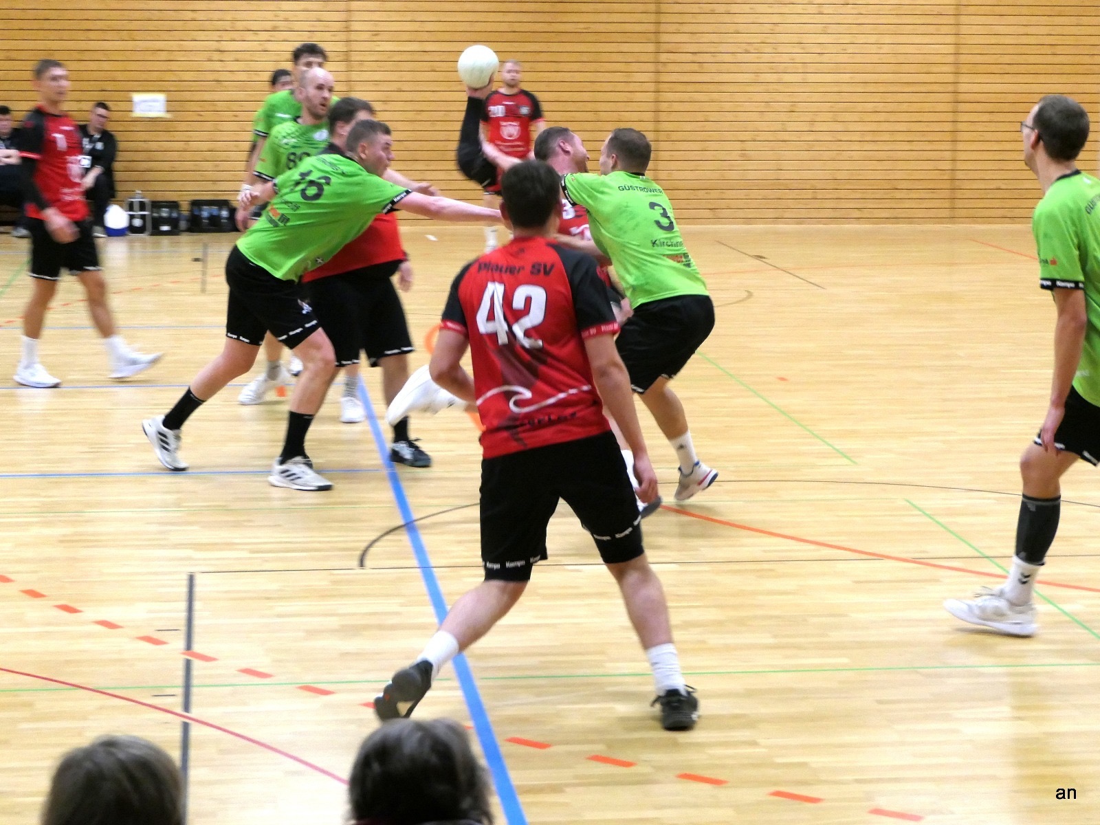 1. Männer mit starken Kampfgeist